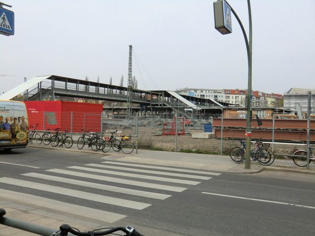 Fußwegbrücke über Bahnhof Ostkreuz / EU Stadtbahngleise