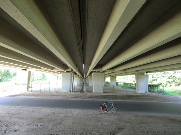 A 2 Autobahnbrücke / Tal von Nahmitz