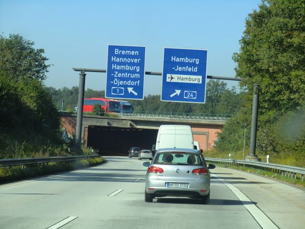 Autobahnbrücke A1 / A24