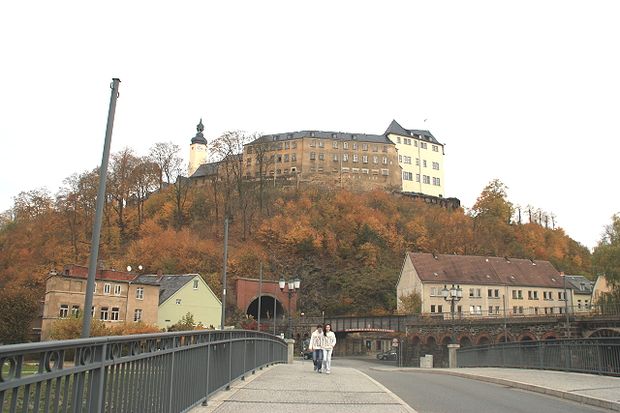 Straßenbrücke am Kreisel / Weiße Elster