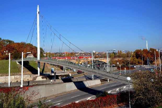 Steghängebrücke am Rosensteinpark