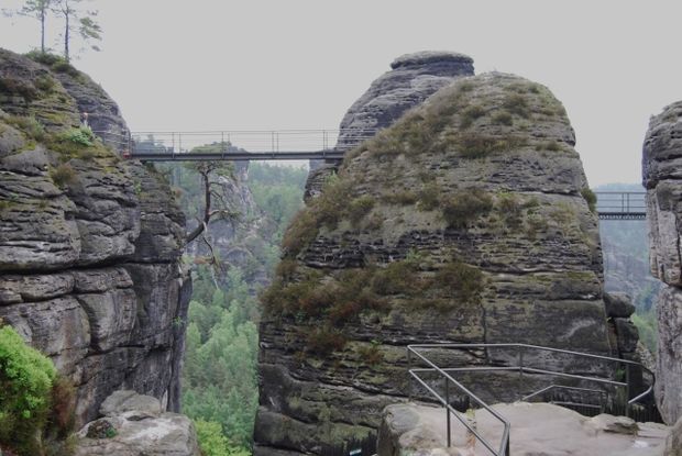 1.Fußwegbrücke Rathen - Bastei, auf dem Bild die längere Brücke