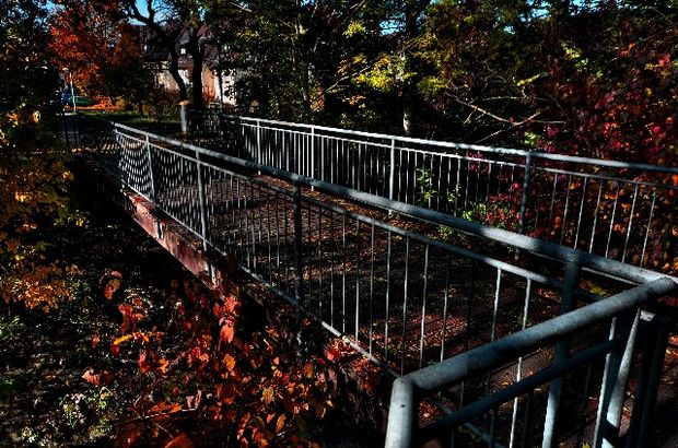 Fußwegbrücke / Feuerbach