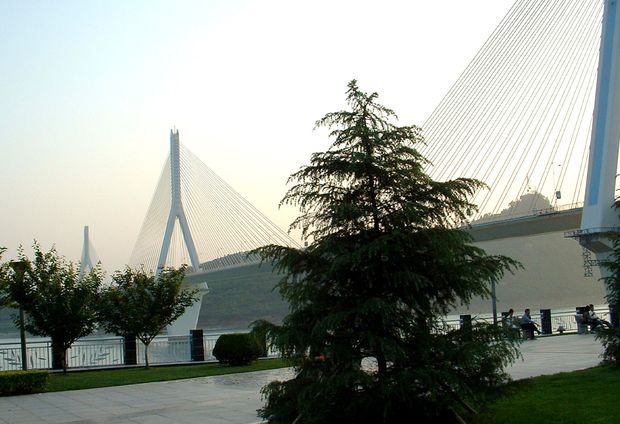 Yiling Yangtz Bridge 