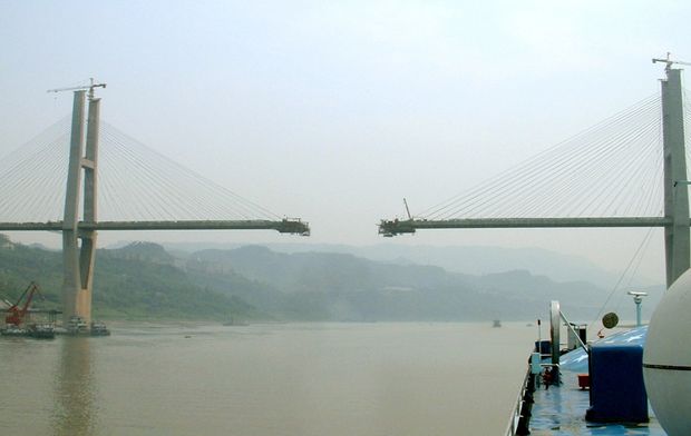Schrägseilbrücke über den Jangtzefluß 