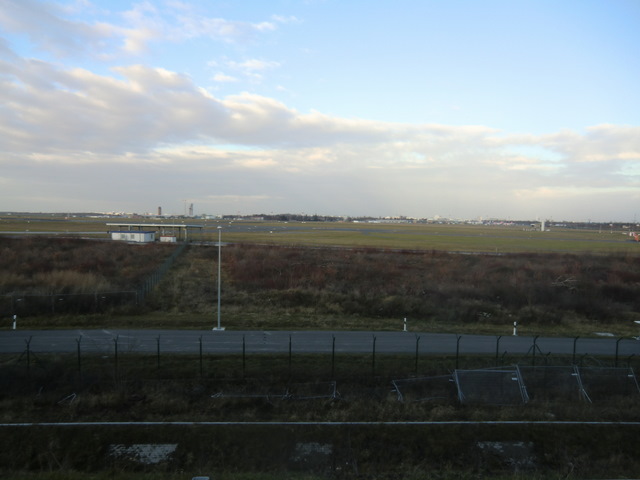 Abfahrtstraßenbrücke zum Infotower / EU Ostanbindung Flughafen BER