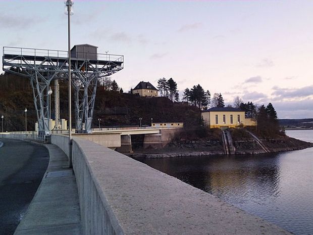Südbrücke der Sperrmauerstraße an der Bleilochtalsperre