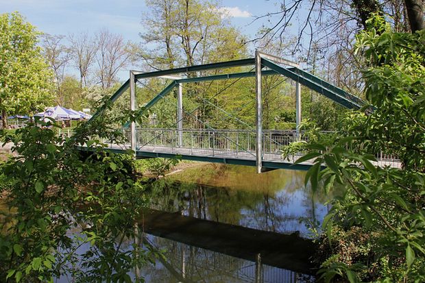 Fußwegbrücke / Nebenarm der Rems