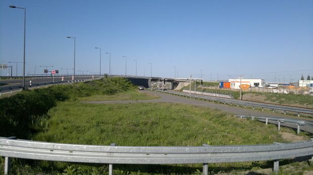 Abfahrtstraßenbrücke zum Infotower / EU Ostanbindung Flughafen BER