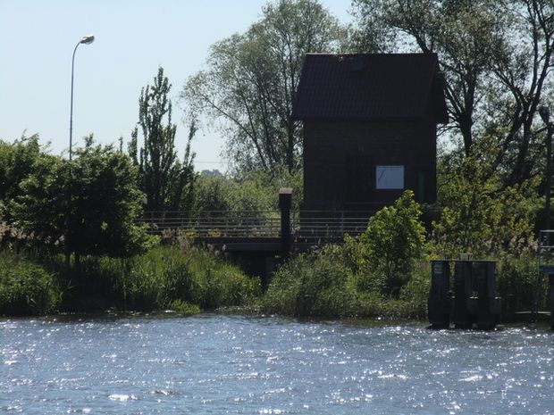 Straßenbrücke  u. Granica / Miedzyodrze Kanal