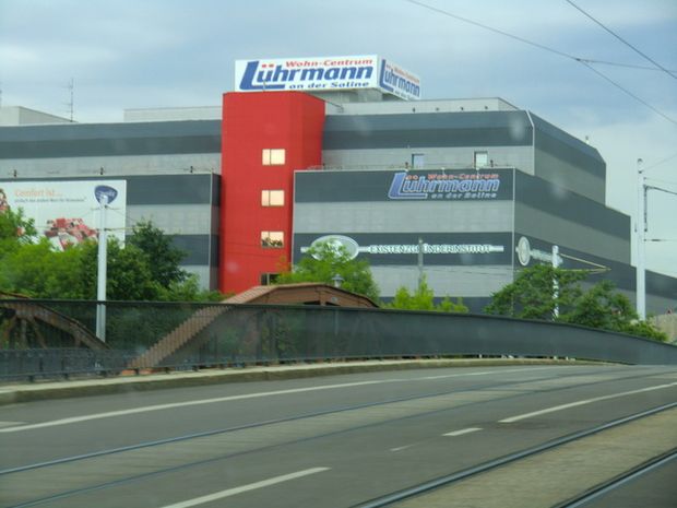 B 80 Mansfelder Straßenbrücke ( neu ) / Saale östlicher Verlauf, im Bild rechts