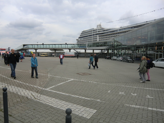 Kaibrücke - Stelling zum Schiff / Hafengelände 