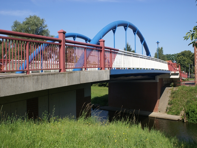 L 7 Straßenbrücke der Jugend - Karl Marx Platz. / Müritz - Elde - WS