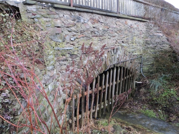 Zollgrüner Straßenbrücke / Dorfbach