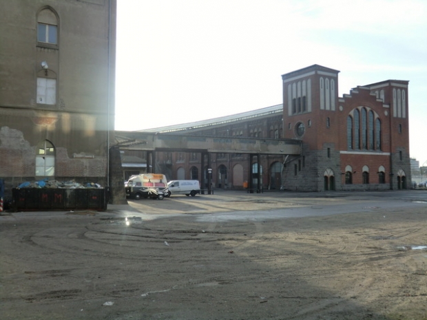 Pakettransportbrücke ehem. Postbahnhof / Hof