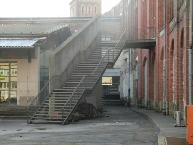 Fußwegbrücke ehem. Postbahnhof Obergeschoß / Hof