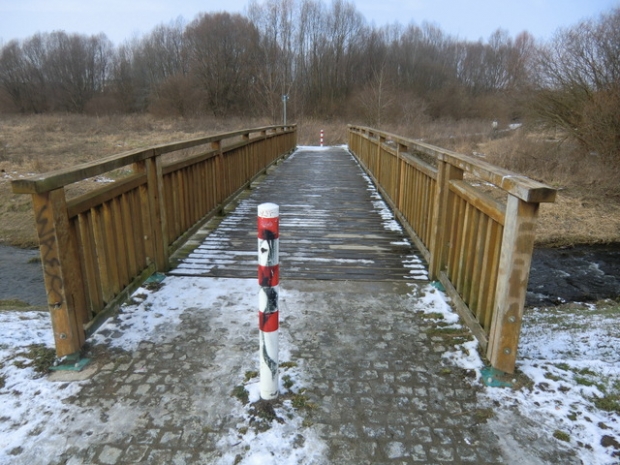 Fußwegbrücke Kummerower Ring - Rohrbruchpark / Wuhle