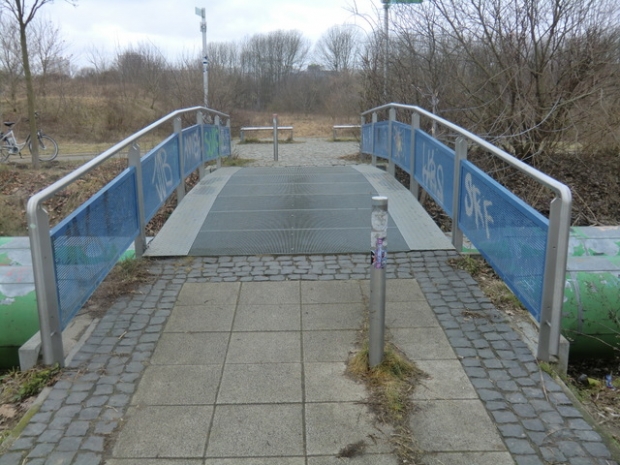 Fußgängerbrücke Küritzer Straße / 2 Fernheizleitungen