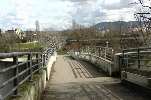 Fußwegbrücke am Rosensteinpark / EU und Neckertalstraße