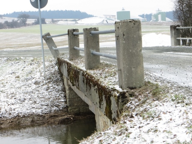 Ortsstraßenbrücke / nördliche Regnitz
