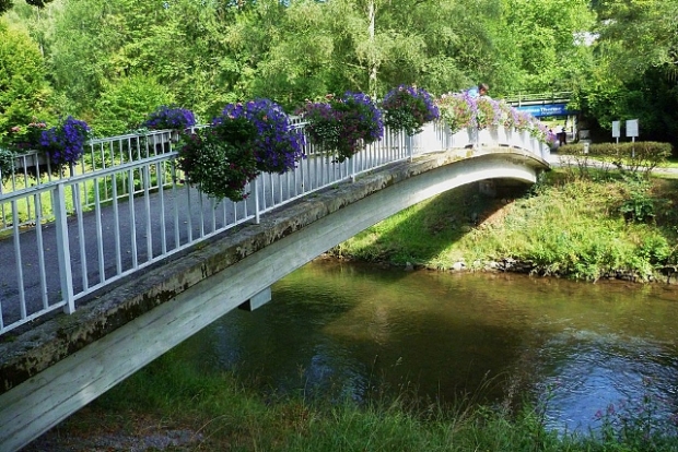 Fußwegbrücke am Paracelsiusbad / Nagold