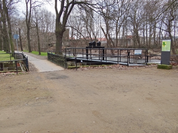 Arbeitswegbrücke am Wehr / Stiefelgraben