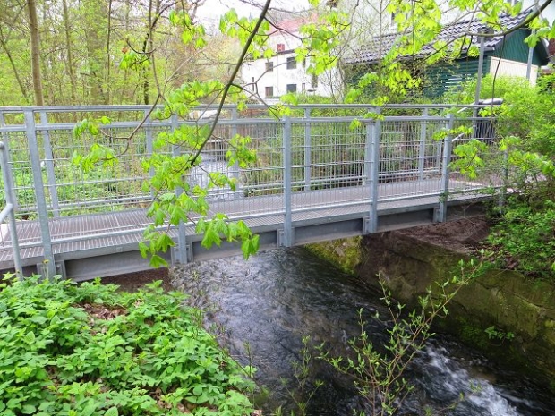 Fußwegbrücke am Paraschkemühlenweg / Leutra