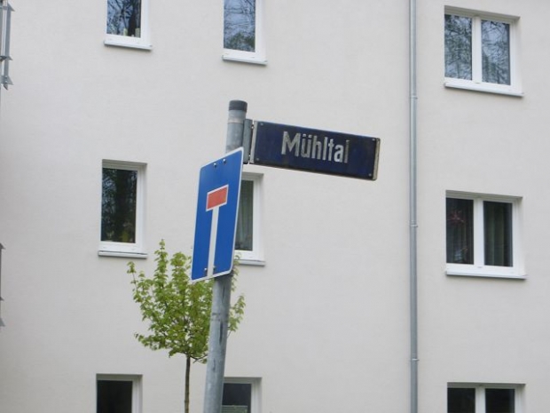 Straßenbrücke im Mühltal / Leutra