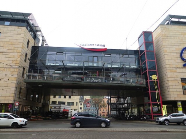 Gebäudeverbindungsbrücke Holzmarkt Passage / Kronengasse