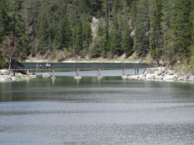 Fußwegbrücke / Eibsee - Untersee