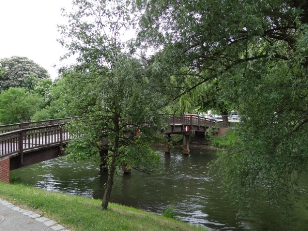 Rad- Fußwegbrücke / Hauptspree südlich Wassergasse