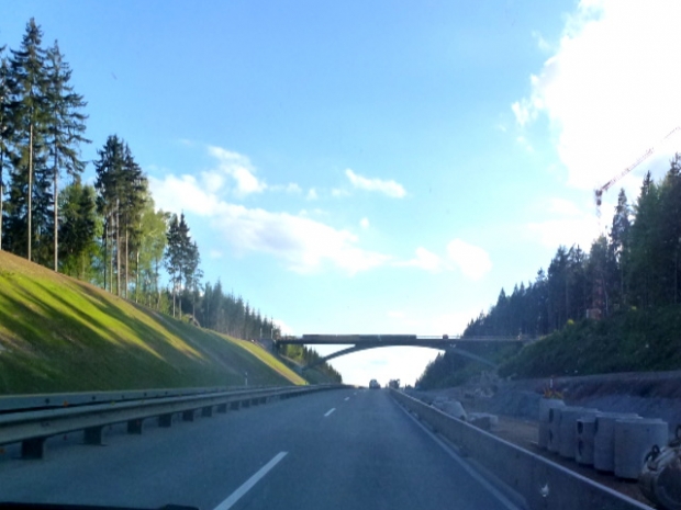 Neue Straßenbrücke westl. Wüstenwetzdorf / A 9 Autobahn Bln. - München