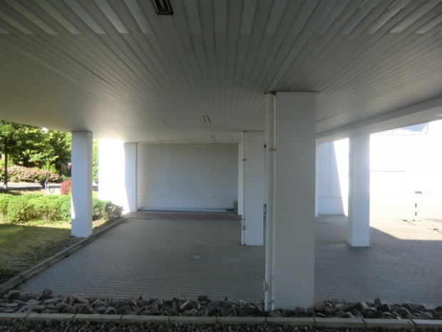 Gebäudeverbindungsbrücke / Industriehof