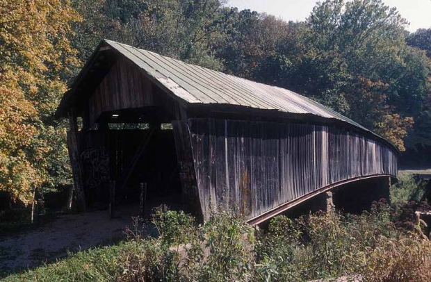 Aufnahme bevor die Brücke ein rotes Wellblechdach bekam