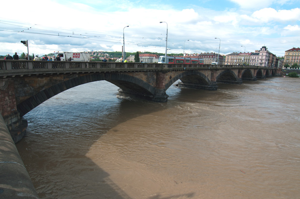 Palacký-Brücke/Hochwasser