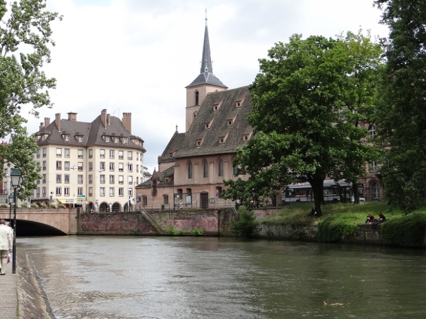 Pont de Rue de la Division Leclerc / Ill et 1 chemin a pied au bord