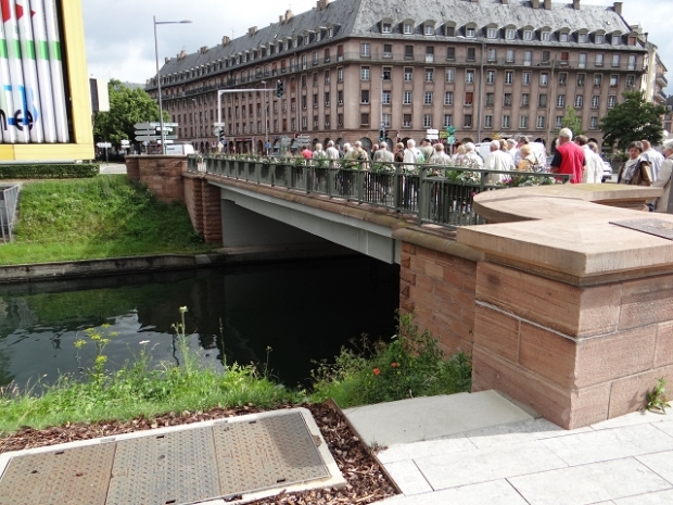Pont de Rond - point Pierre Mendes France / Canal du Rhone au Rhin