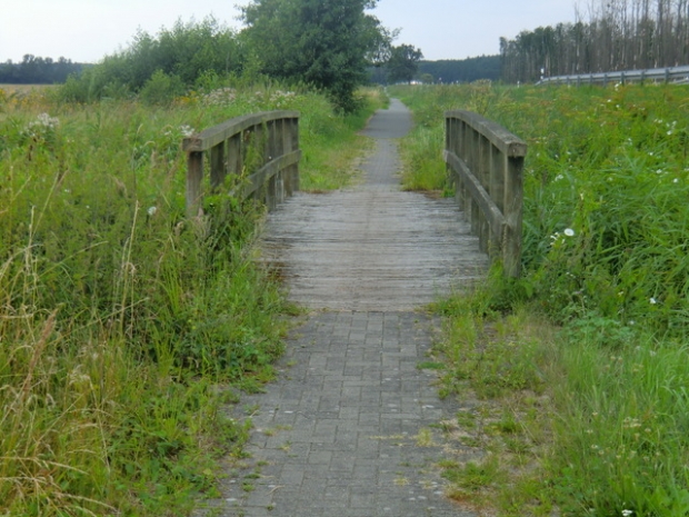 Radwegbrücke / Melorationsgraben