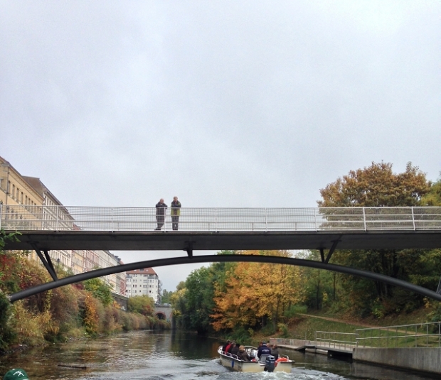 Fußwegbrücke am Umspannwerk / Karl Heine Kanal