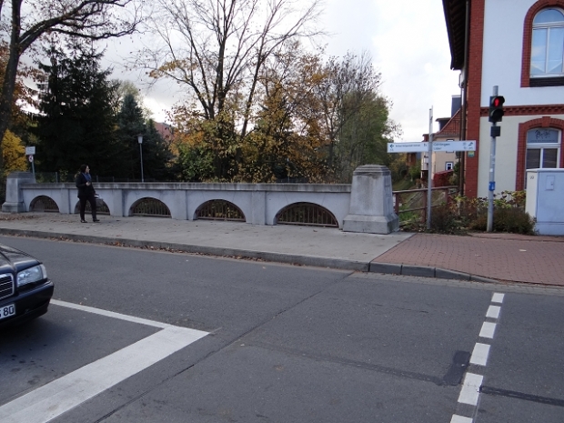 Strassenbrücke / Fließ