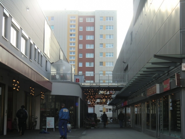 Fußwegbrücke Nord am Storchenhof / Einkaufspassage