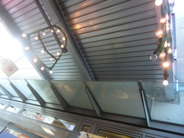 Fußwegbrücke Süd am Storchenhof / Einkaufspassage