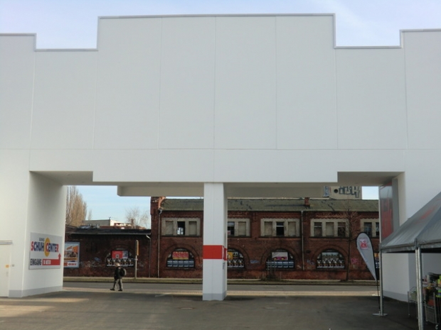 Hausverbindungsbrücke KIK - Schuhcenter / Hofbereich