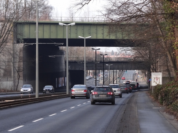 nördliche EÜ / B 4 ,L 295 Wolfenbüttler Straße, im Bildhintergrund