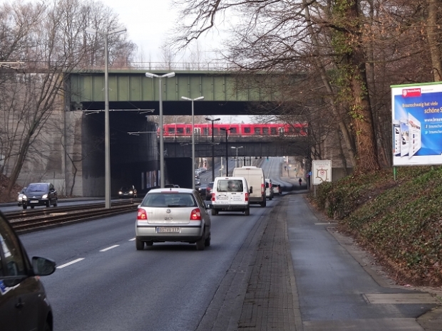 nördliche EÜ / B 4 ,L 295 Wolfenbüttler Straße,im Bildhintergrund