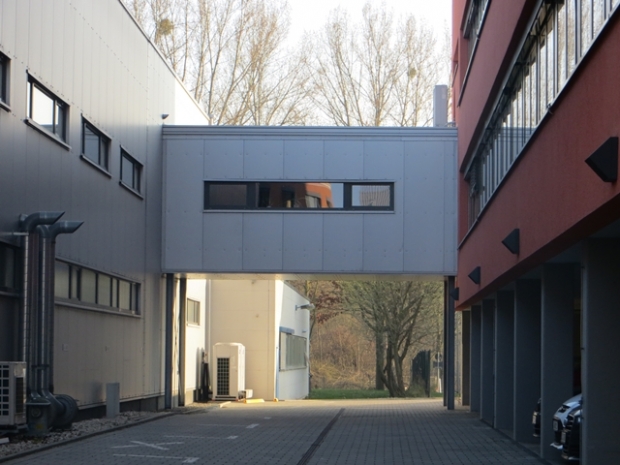 Hausverbindungsbrücke Analytik Jena AG / Werkstraße