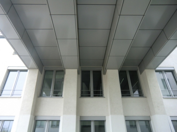 Hausverbindungsbrücke / Offener Hof