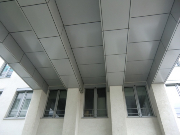 Hausverbindungsbrücke / Offener Hof