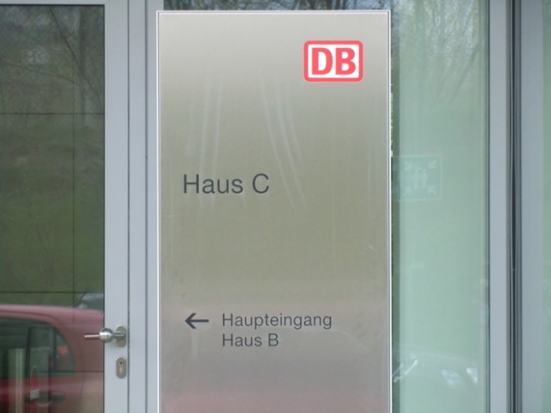 Mittlere Hausverbindungsbrücke / Offener Hof