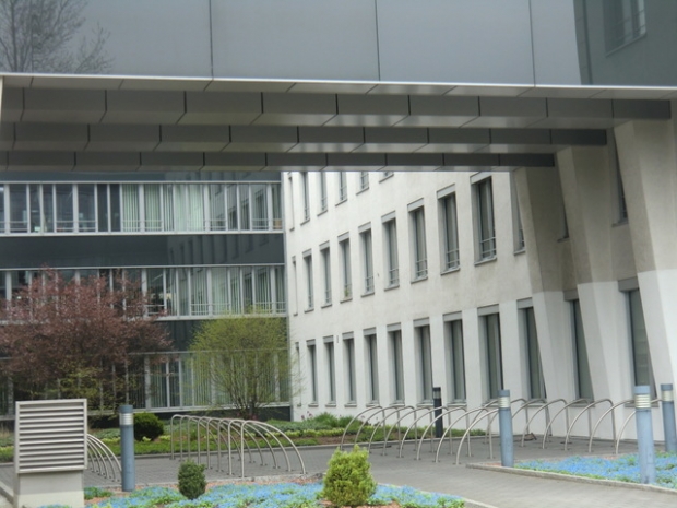 Nördliche Hausverbindungsbrücke / Offener Hof